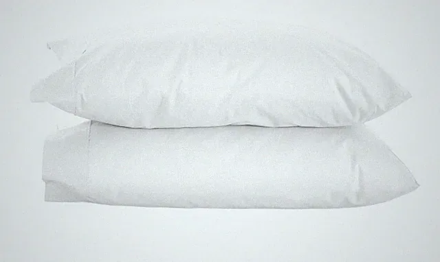 !! WAREHOUSE CLEARANCE SALE !! MICROFIBER PILLOW CASES IN KING & QUEEN SIZE